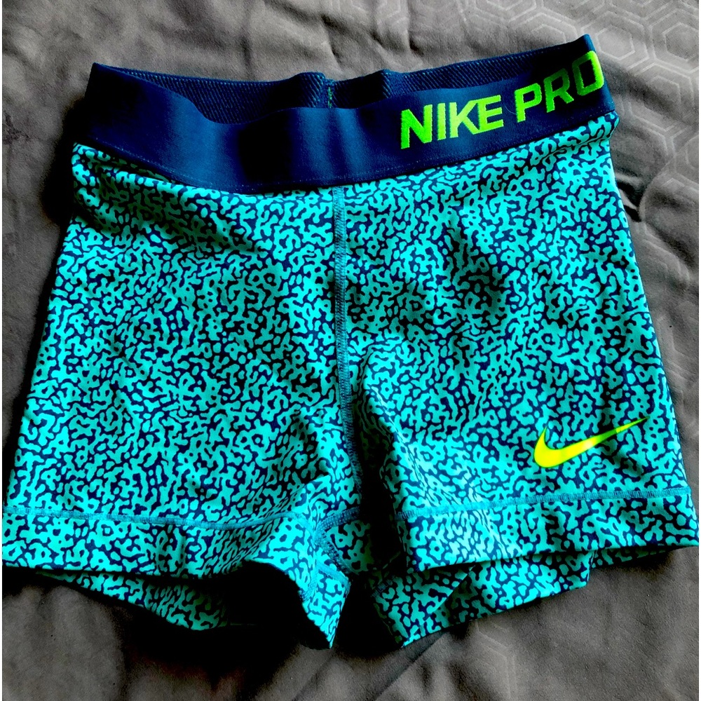 Nike pro dri fit shorts xs